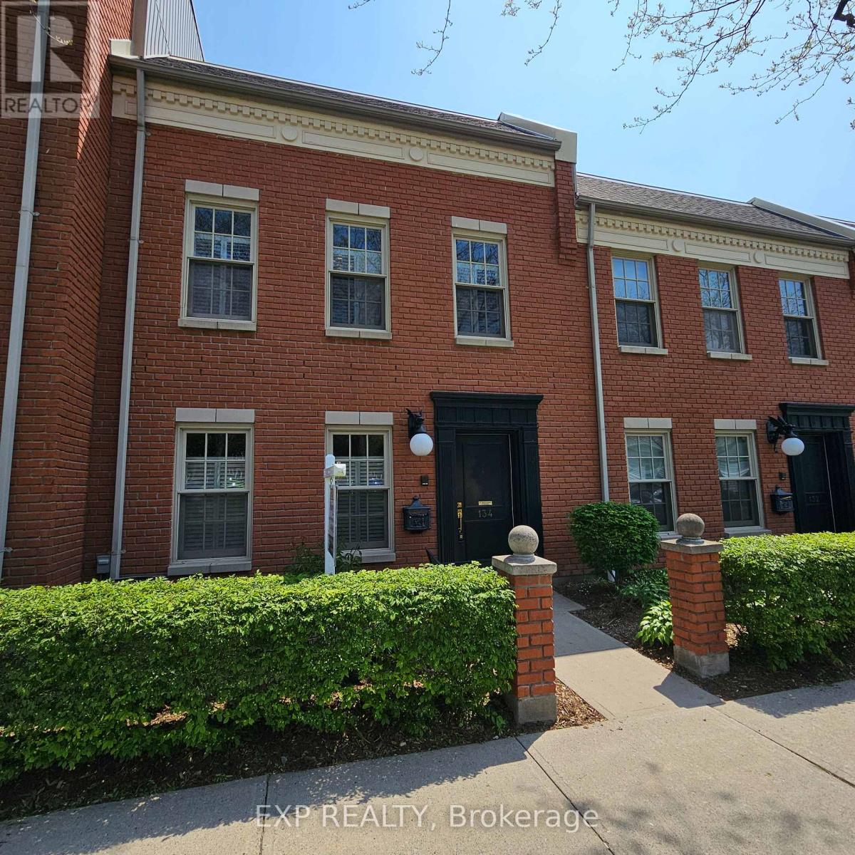 134 Hibernia St, Cobourg, ON K9A 3J8
