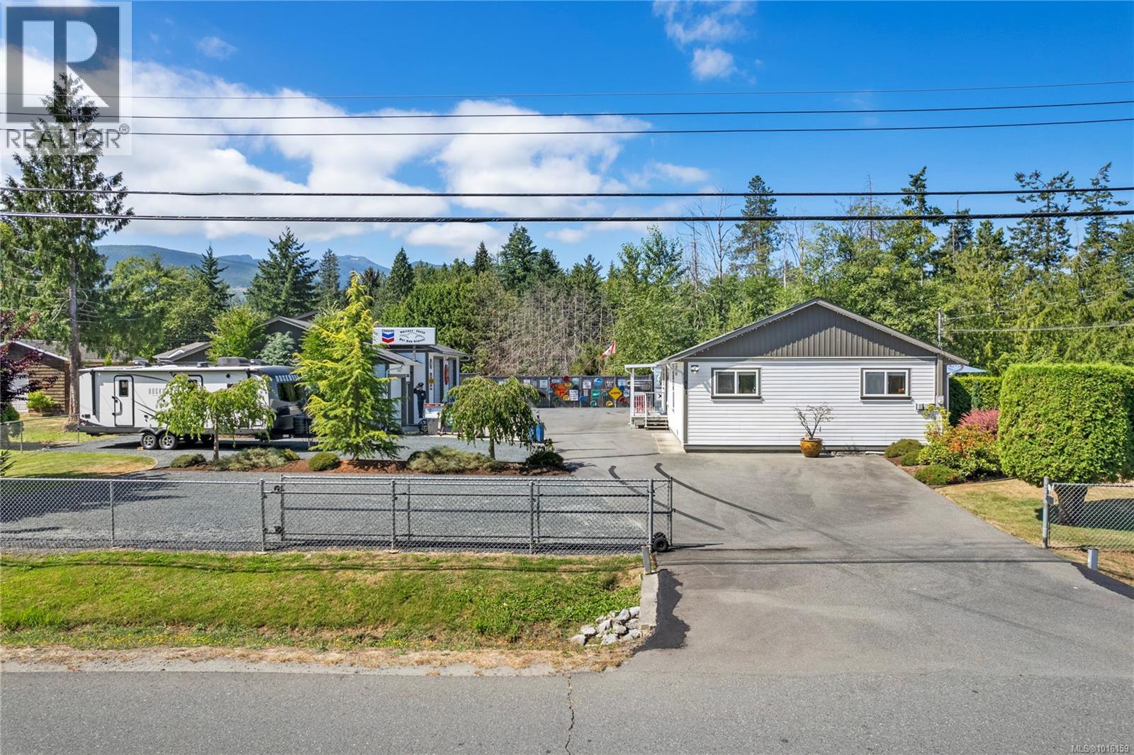 911 Poplar Way, Qualicum Beach, BC V9K 1V8