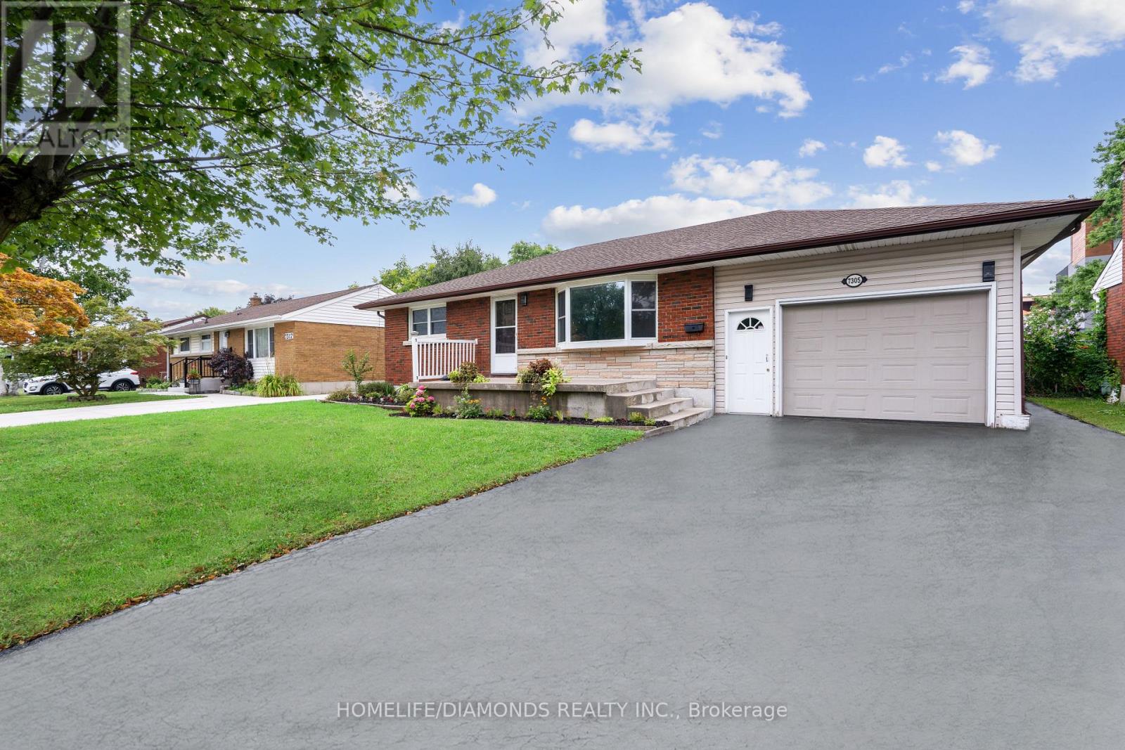 7305 Merritt Ave, Niagara Falls, ON L2G 5C3