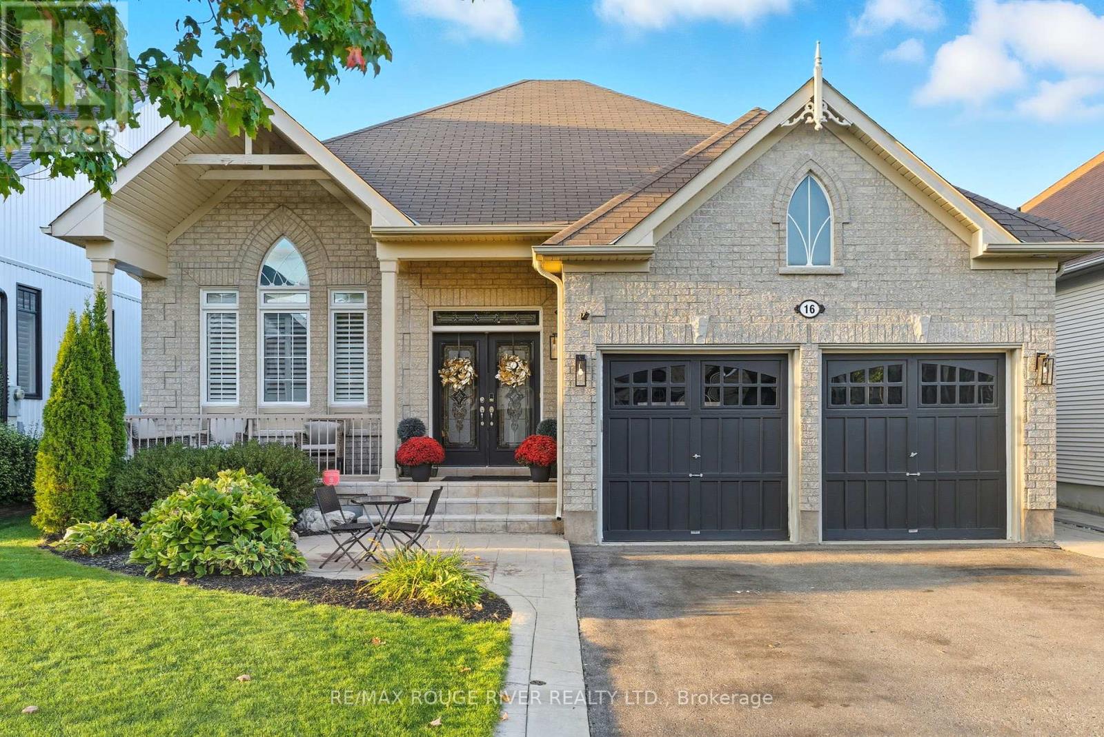 16 Brough Ct, Clarington, ON L1C 0B7