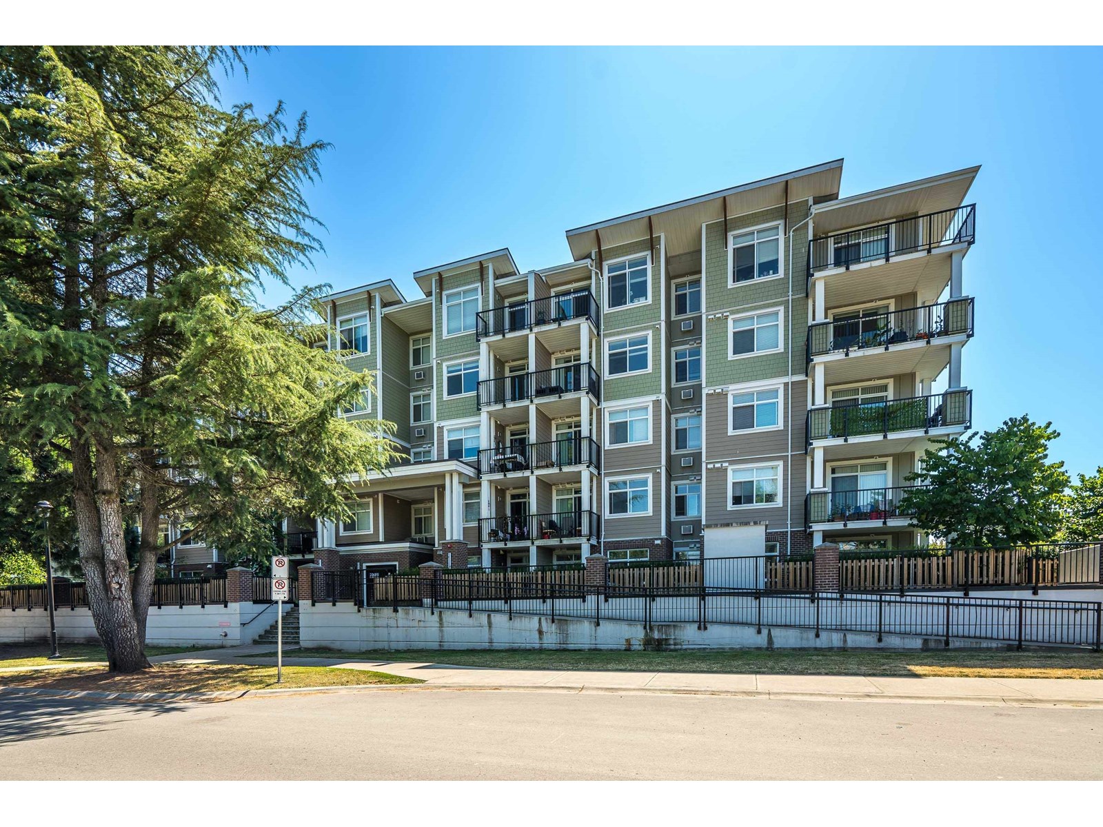 20686 Eastleigh Crescent Unit 212, Langley, BC V3A 0M4