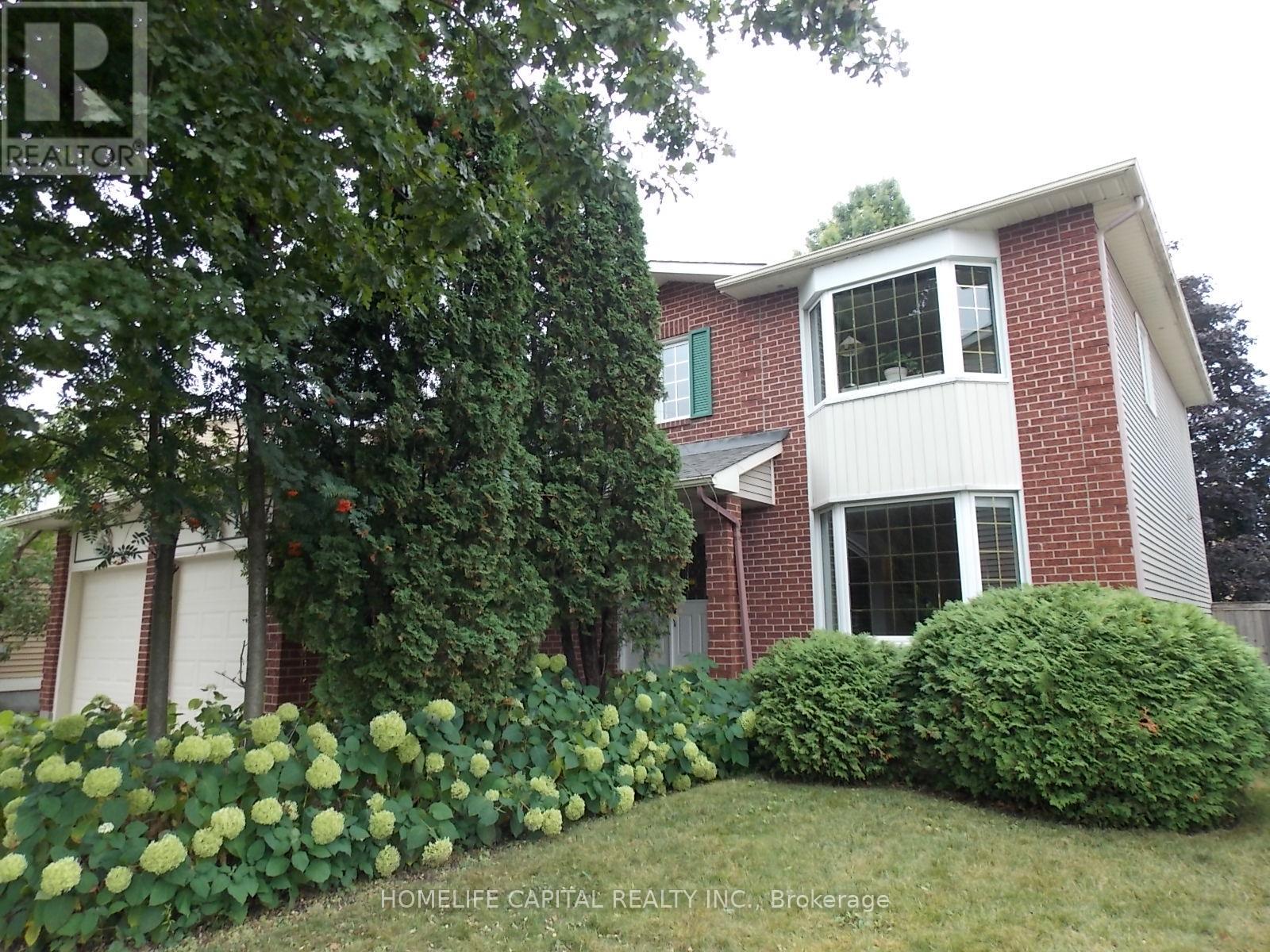 1804 Robinwood Pl, Ottawa, ON K1C 6L4