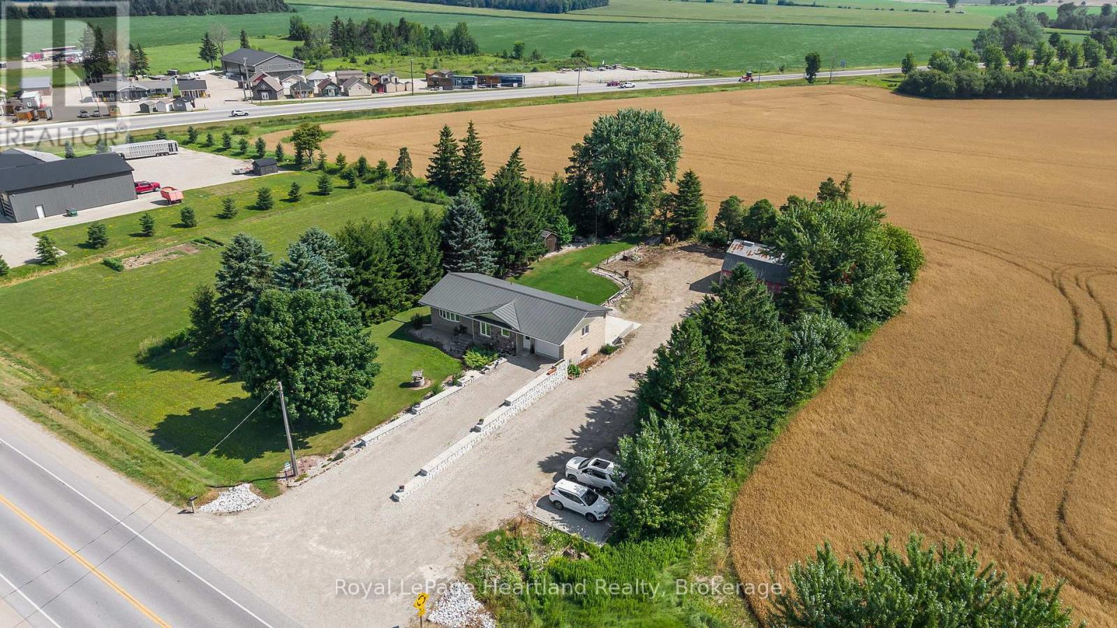 8715 Wellington Rd 7 Rd, Mapleton, ON N0G 2P0