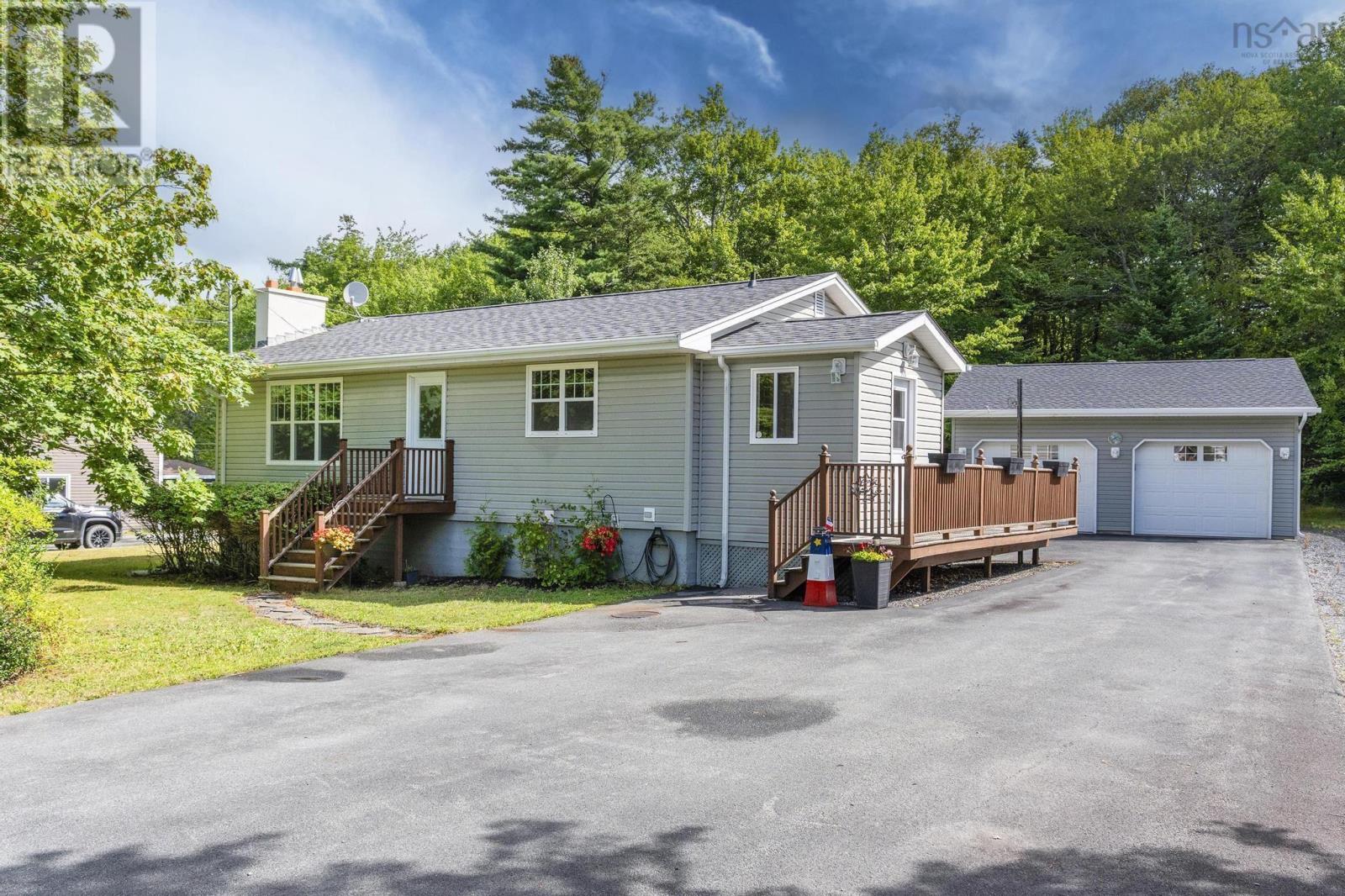71 Fenerty Rd, Middle Sackville, NS B4E 3B1