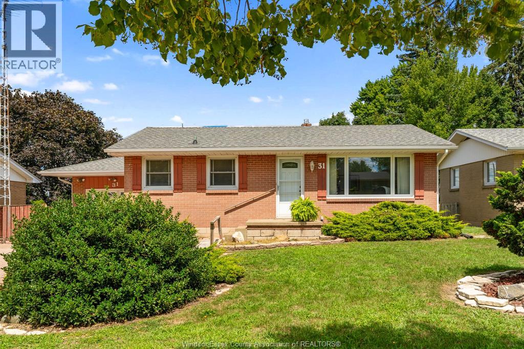 31 William Ave, Leamington, ON N8H 2G4