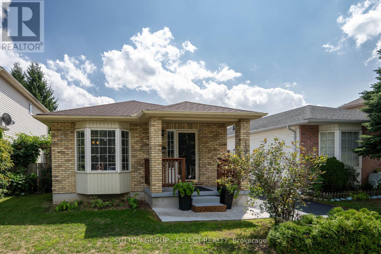 1009 Kipps Ln, London, ON N5Y 4S6
