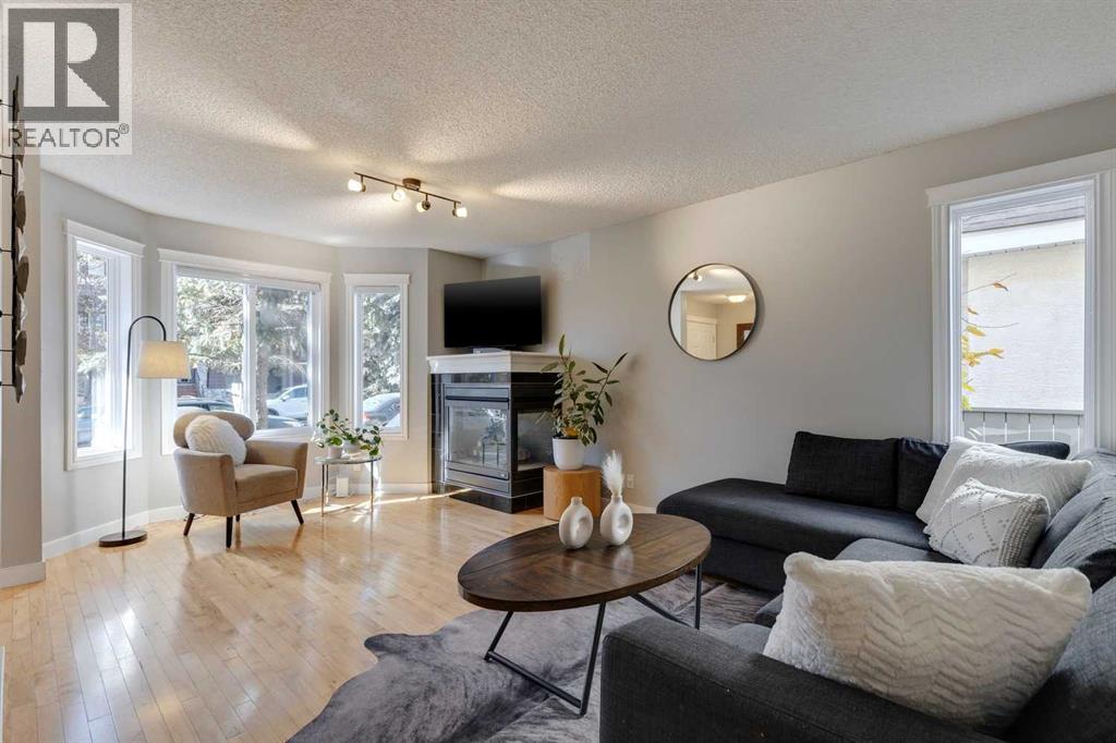 1926 25 Street Sw Unit 1, Calgary, AB T3E 1W9