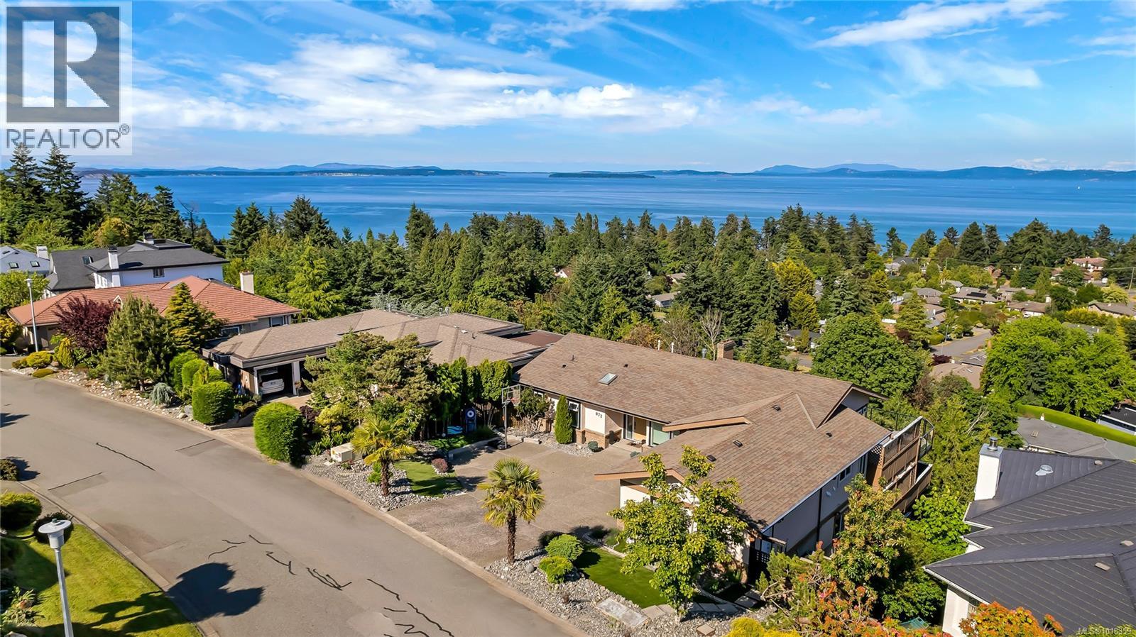 972 Seapearl Pl, Saanich, BC V8Y 2X2