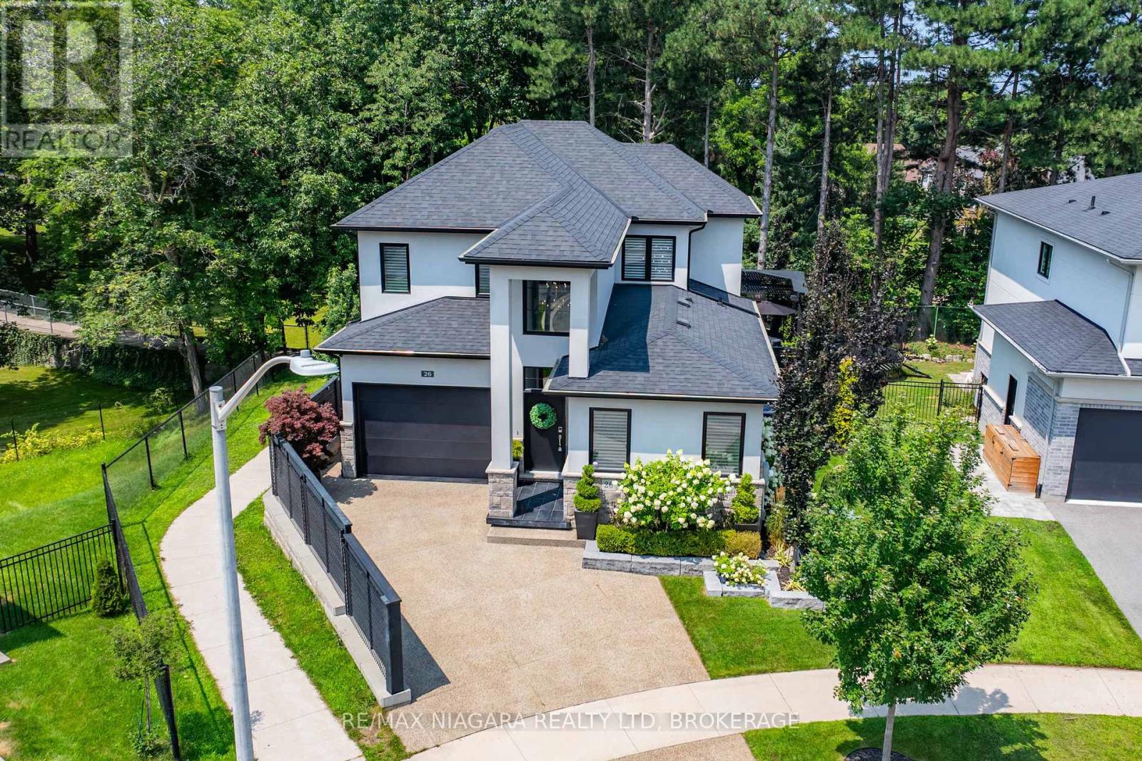 26 Olde School Ct, St. Catharines, ON L2N 4B3
