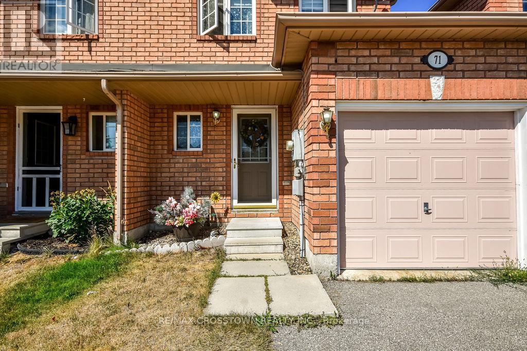 71 Goodwin Dr, Barrie, ON L4N 5Z8