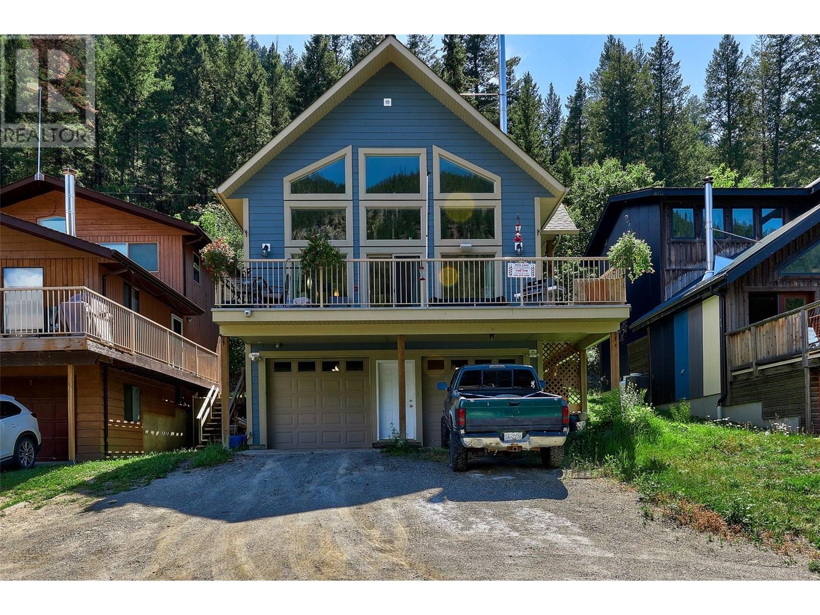 1848 Paul Lake Rd, Kamloops, BC V2H 1N8