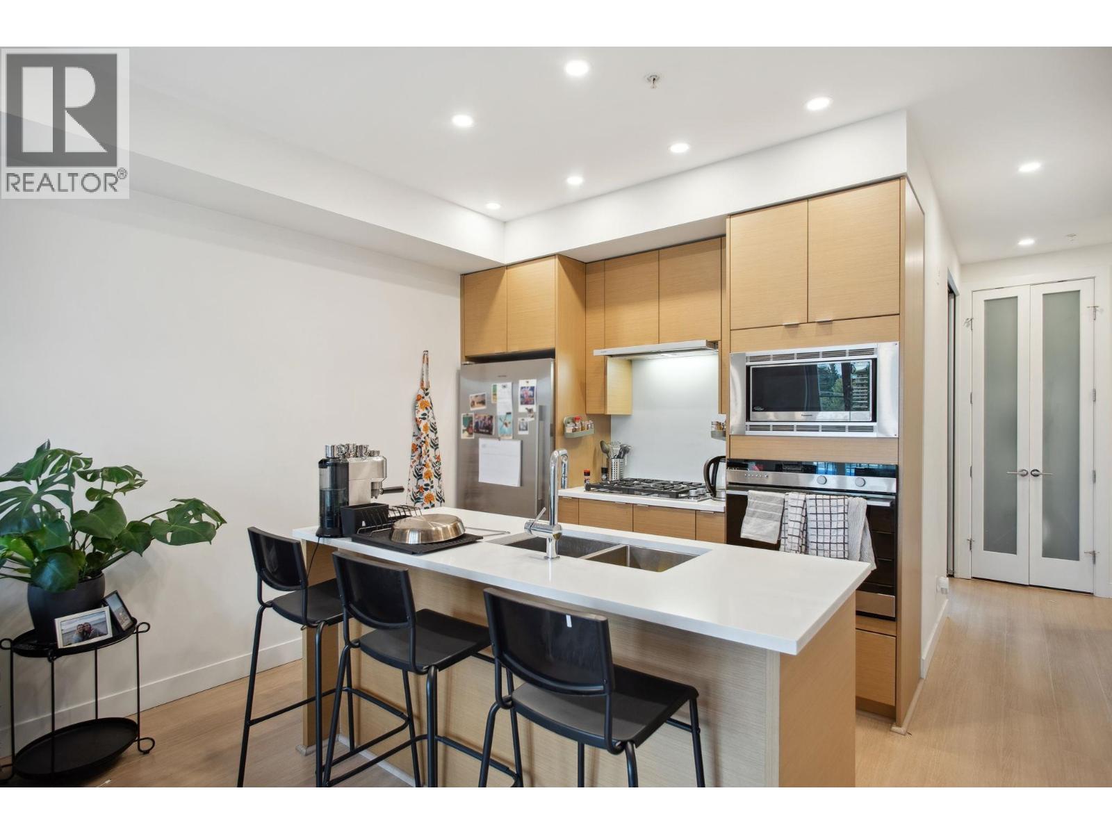 2528 Collingwood Street Unit 309, Vancouver, BC V6R 0C1