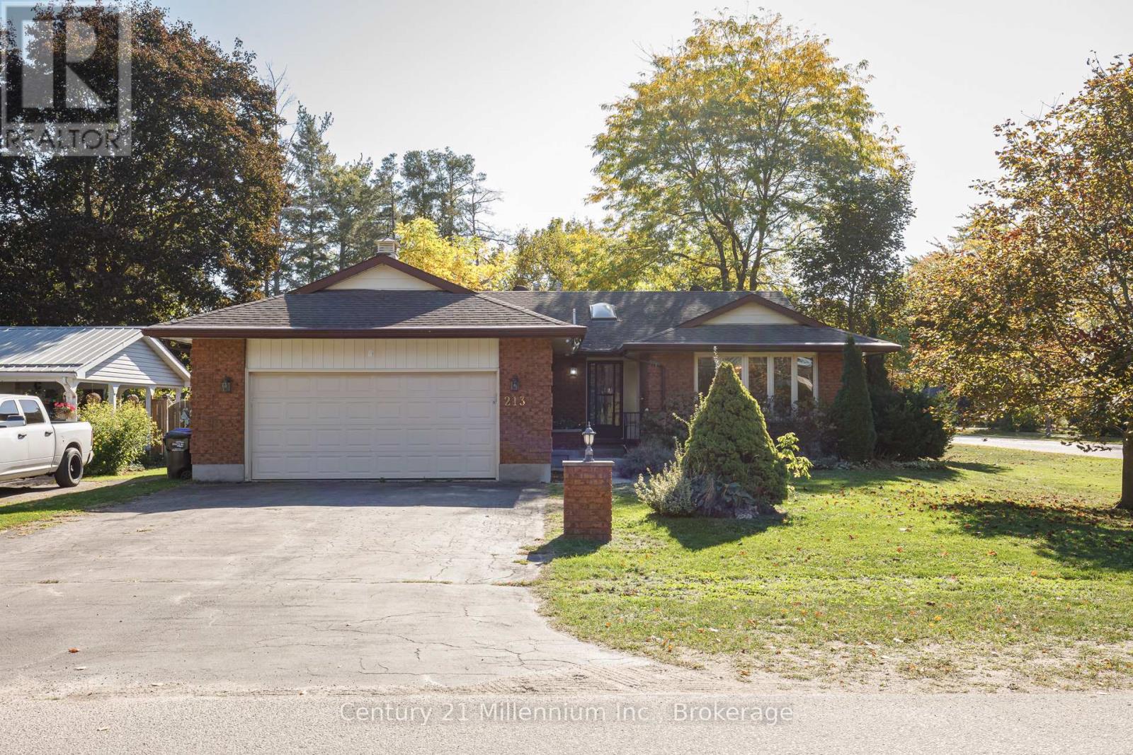 213 Jane St, Clearview, ON L0M 1S0