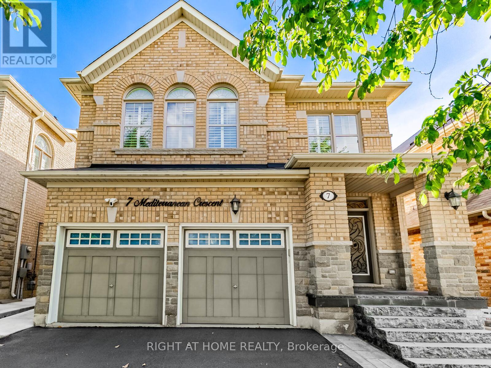7 Mediterranean Cres, Brampton, ON L6Y 0T4