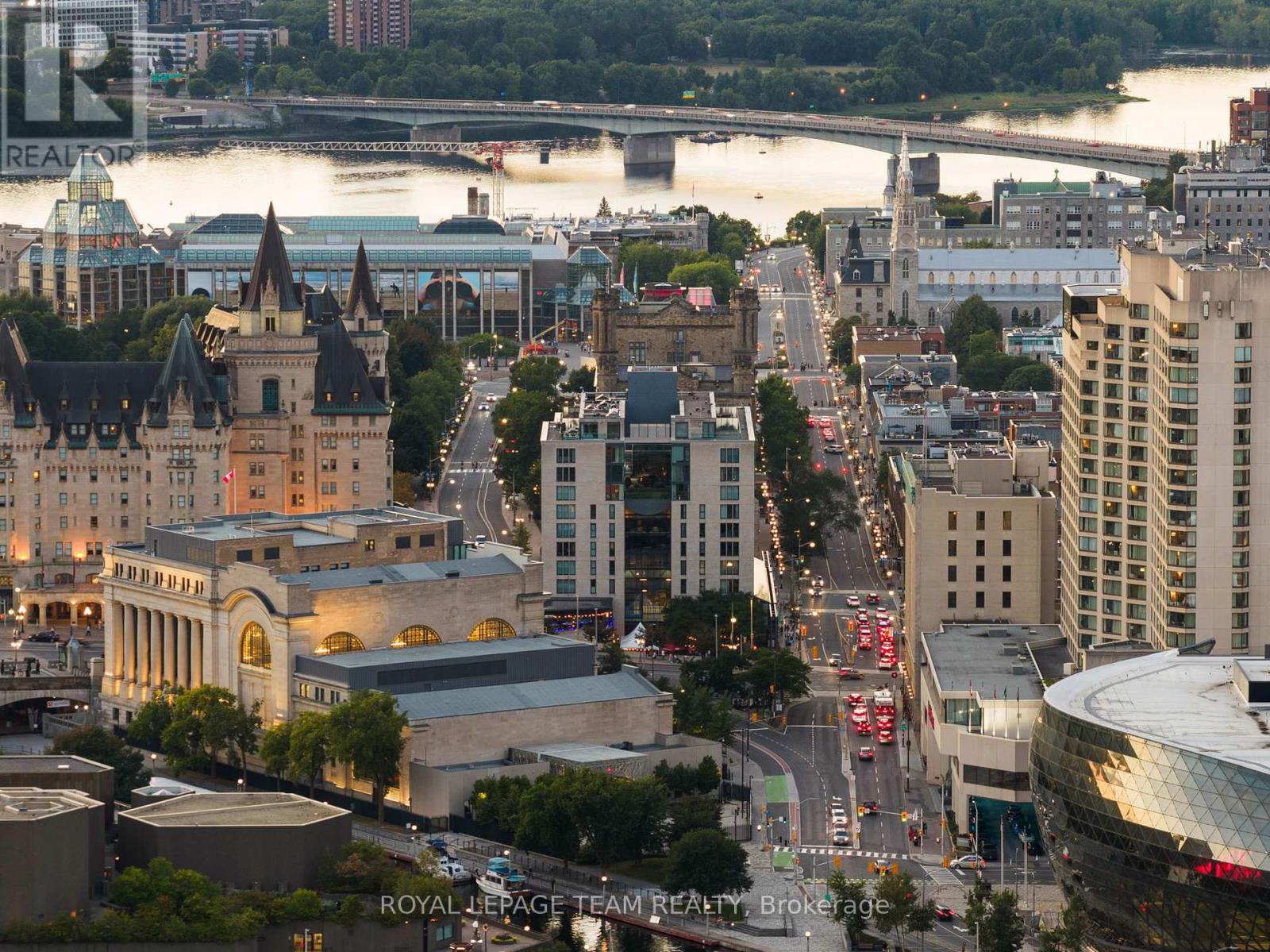 700 Sussex Drive #g207, Ottawa, ON K1N 1K4