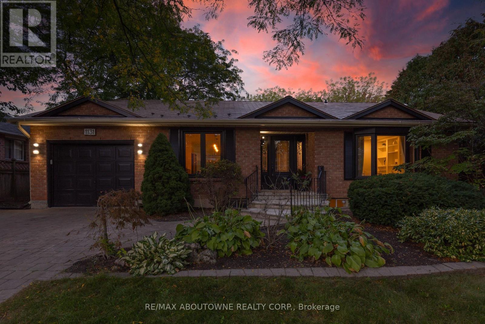 1131 Carol St, Burlington, ON L7S 1Z9