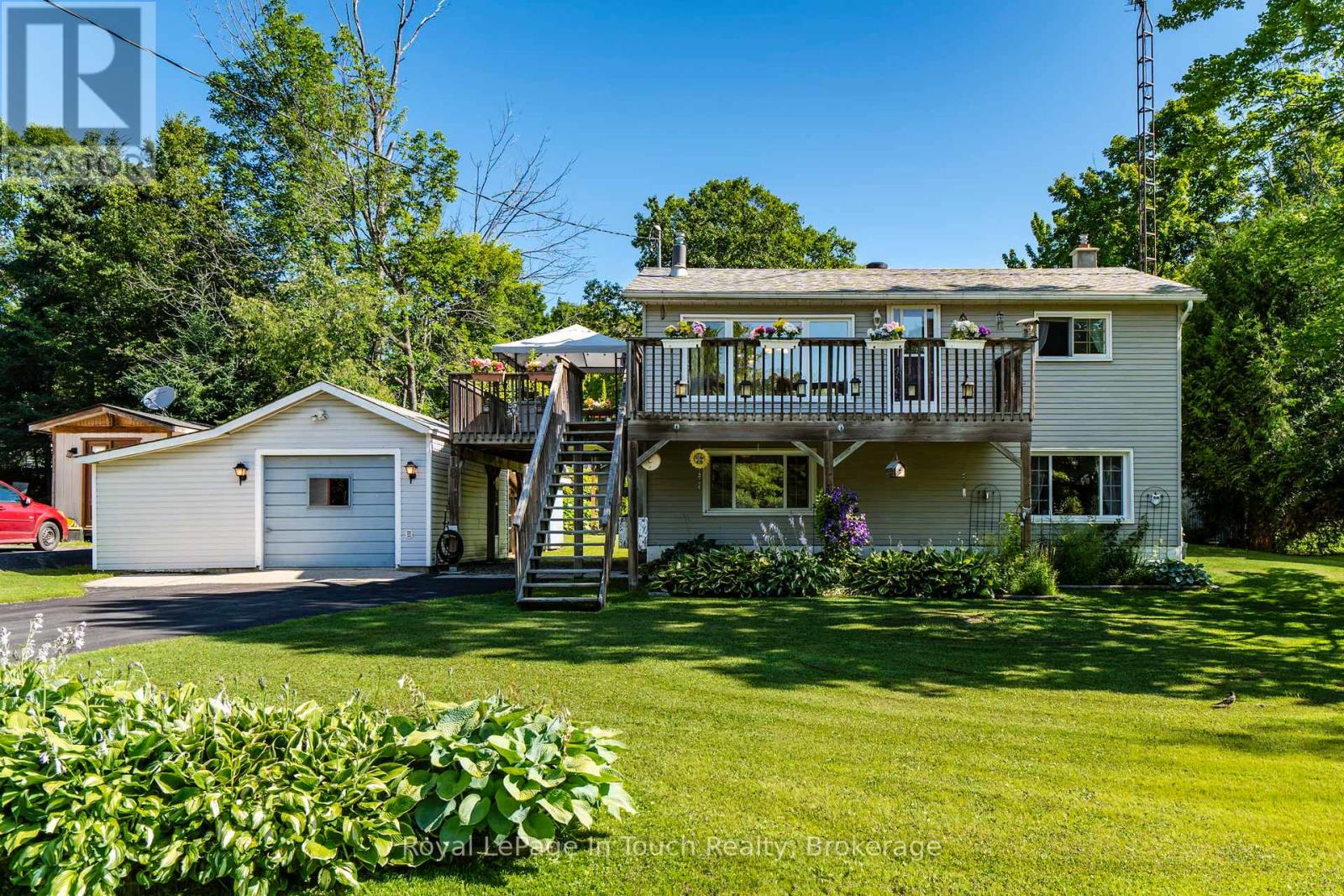 18 Sarna Dr, Tiny, ON L9M 0B3