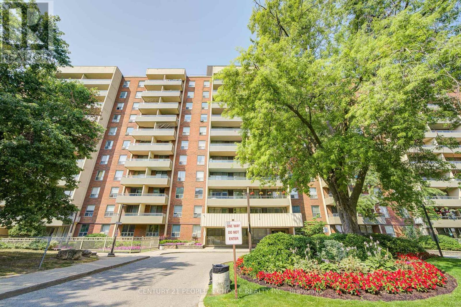 311 9 Four Wind Dr, Toronto, ON M3J 2S8
