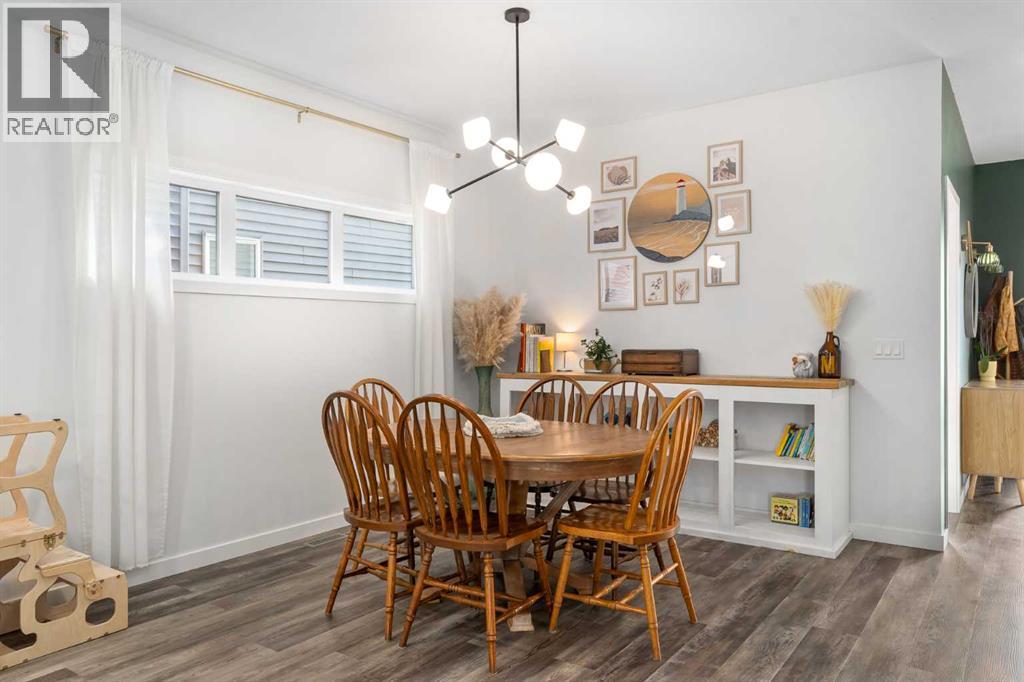 800 Reynolds Mnr SW, Airdrie, AB T4B 5G2