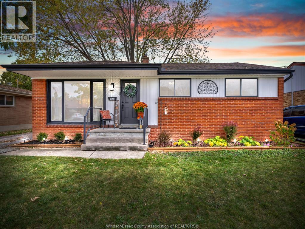 1035 Watson Ave, Windsor, ON N8S 3T3