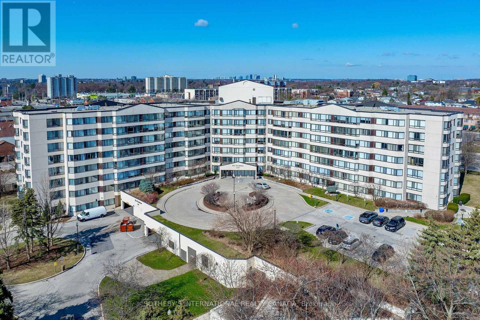 1001 Cedarglen Gate Ph04, Mississauga, ON L5C 4R2