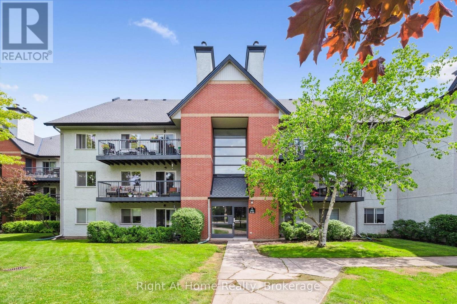 534 1450 Glen Abbey Gate, Oakville, ON L6M 2V7