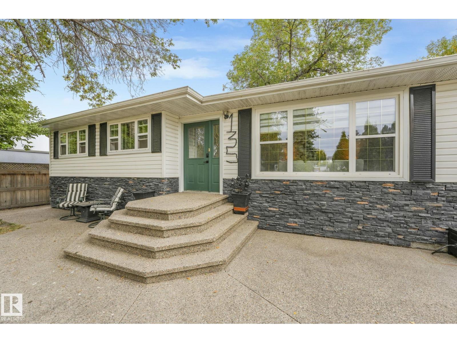 135 Marion Dr, Sherwood Park, AB T8A 8A2