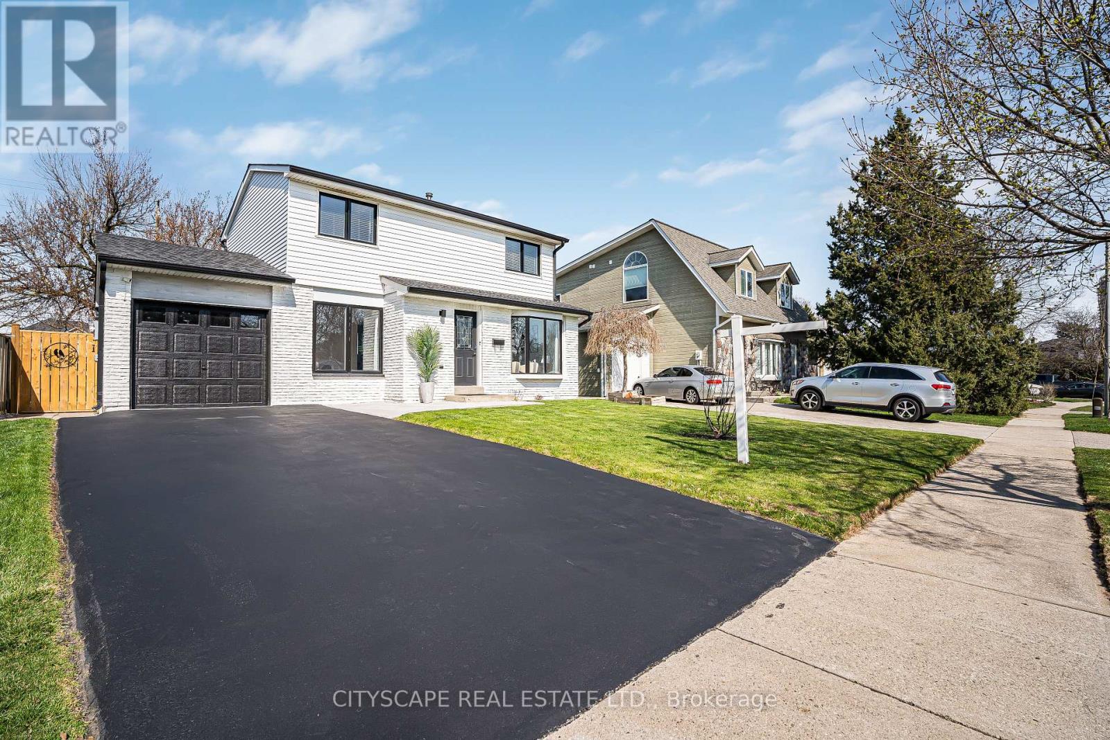 864 Cabot Trl, Milton, ON L9T 3S8