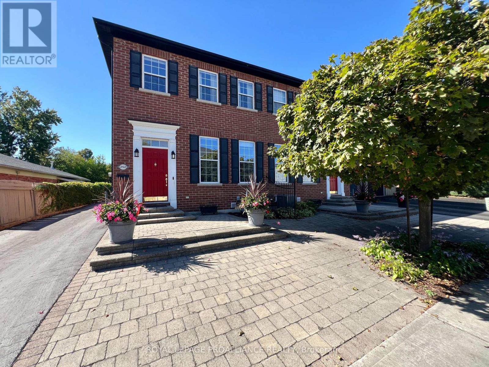 252 William St, Belleville, ON K8N 3K3