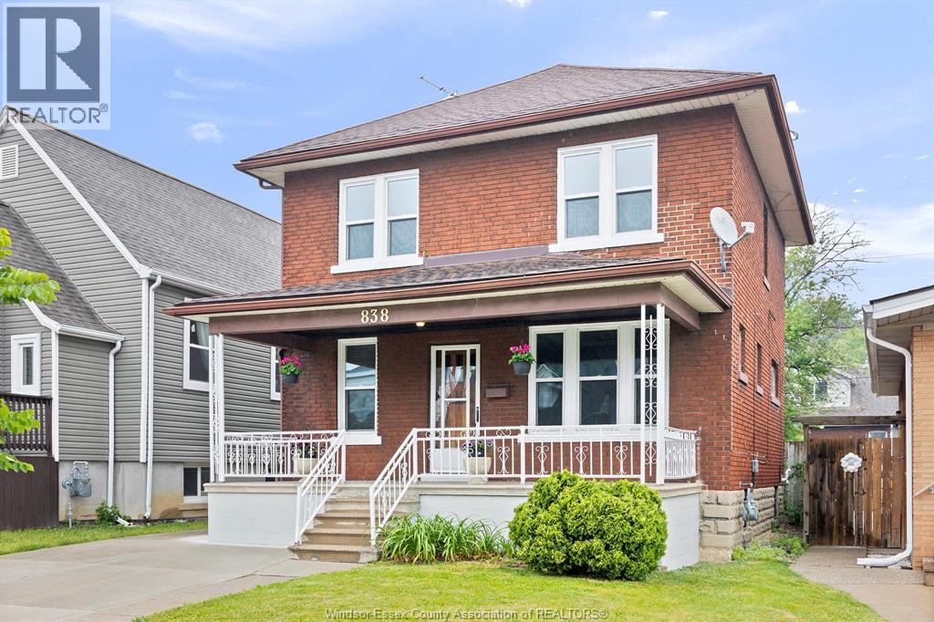 838 Lawrence, Windsor, ON N8Y 3Z7