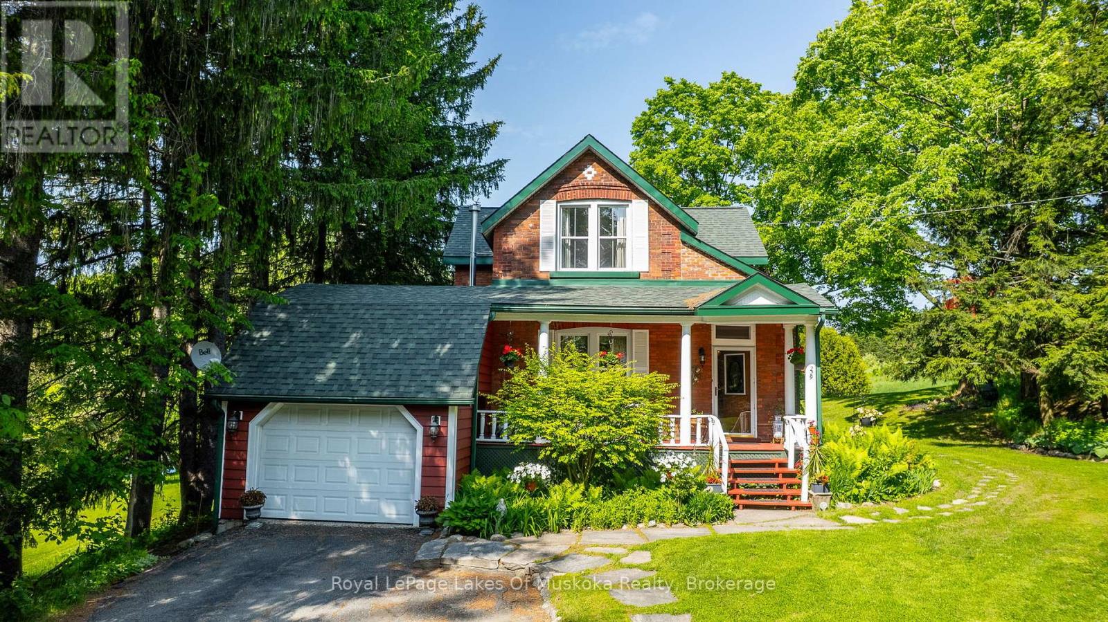 229 Fraserburg Rd, Bracebridge Macaulay, ON P1L 0G9