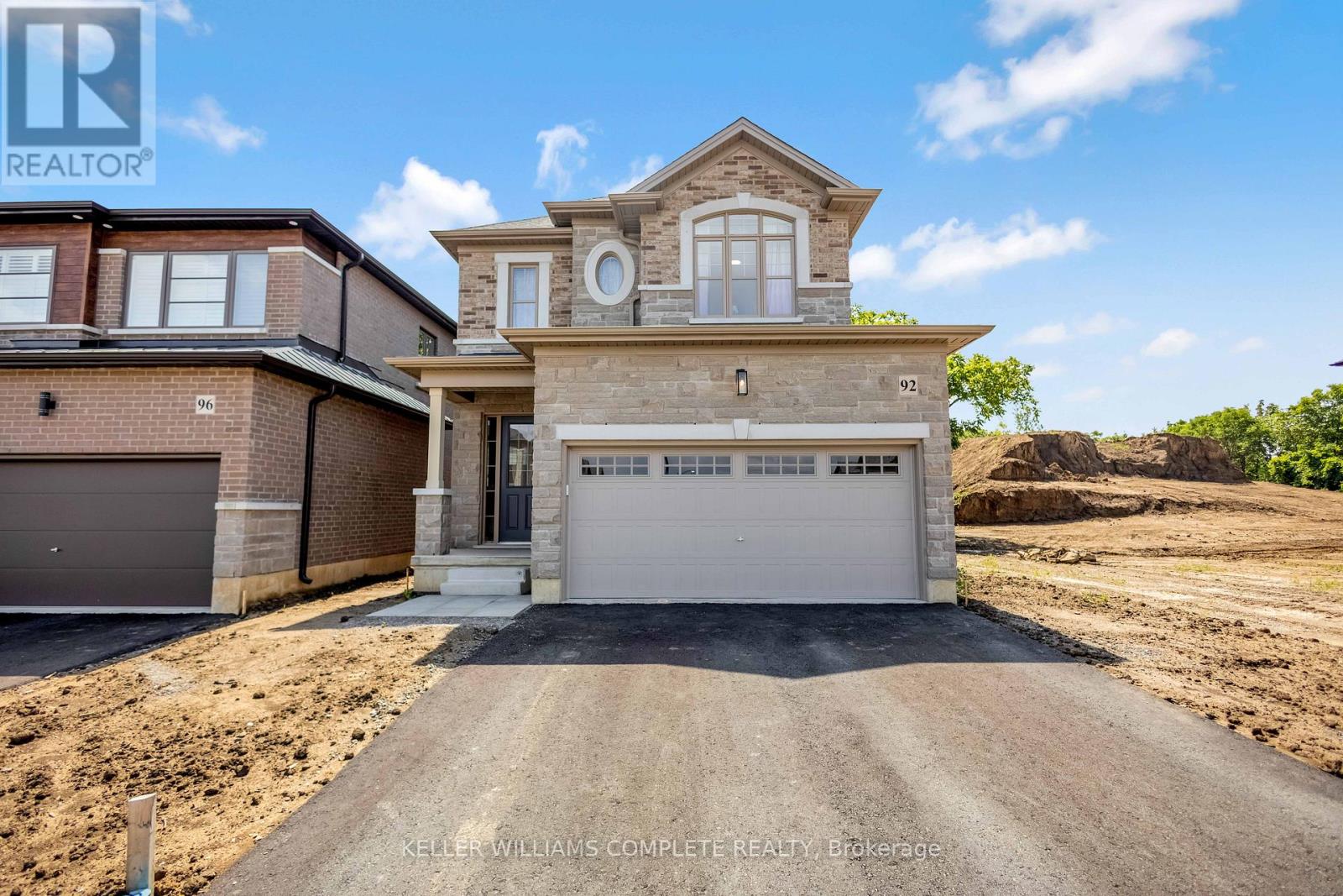 92 Shady Oaks Trl, Hamilton Sheldon, ON L9B 0K6