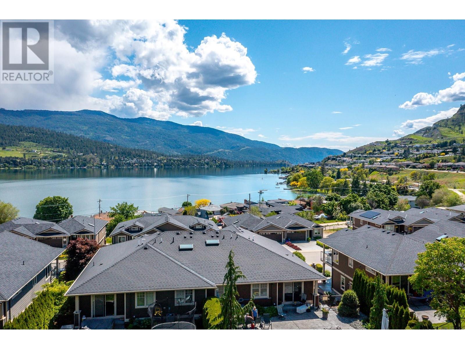 7230 Edgewater Pl, Coldstream, BC V1B 4C5
