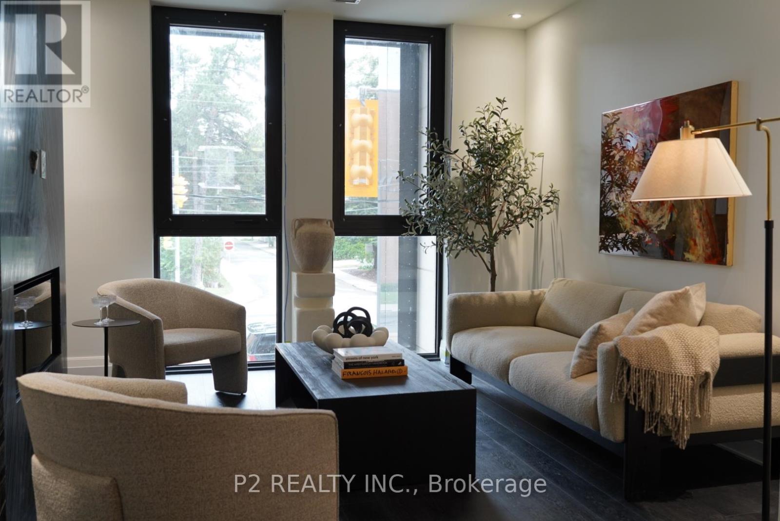 206 2 Forest Hill Rd, Toronto, ON M4V 2L3