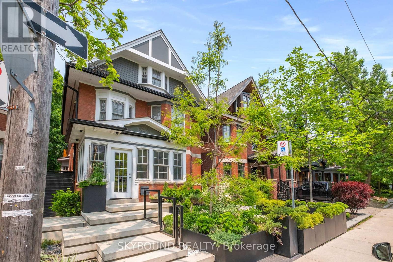 20 Fairview Blvd, Toronto, ON M4K 1L9