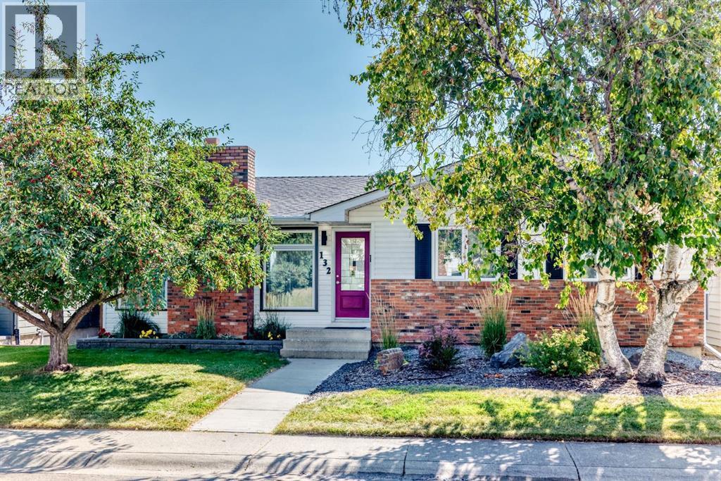 132 Silver Ridge Rise NW, Calgary, AB T3B 4P7