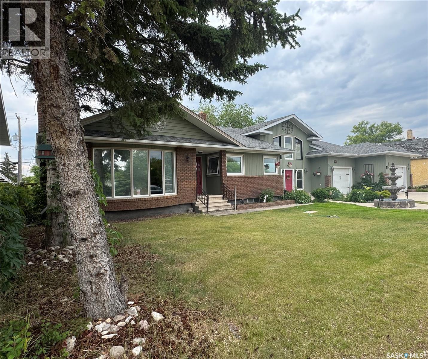 309 Prince St, Hudson Bay, SK S0E 0Y0