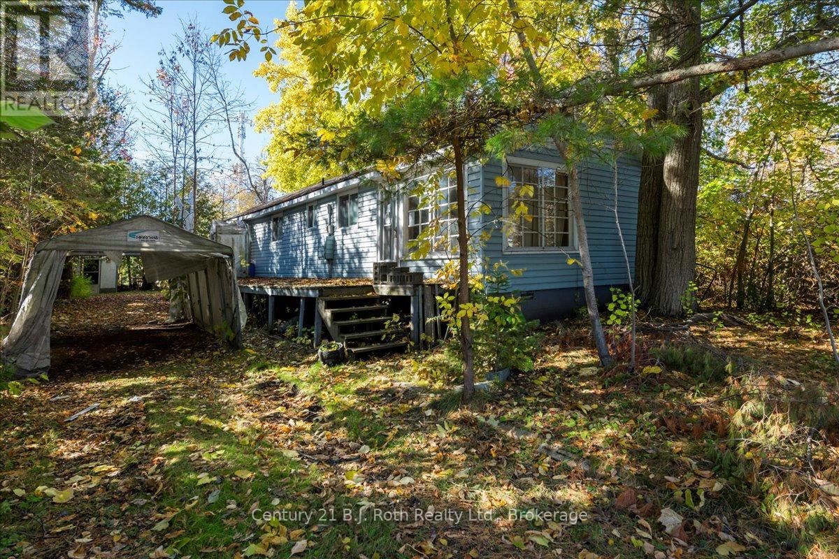 152 Beck St, Wasaga Beach, ON L9Z 2K7