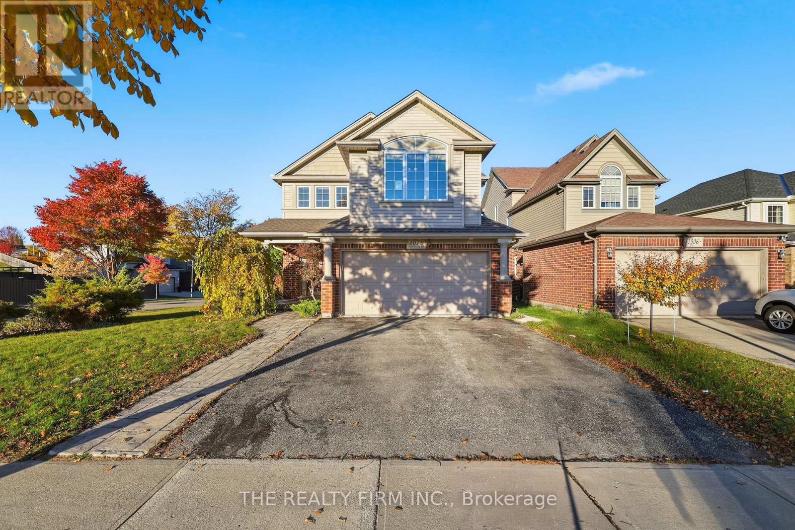1012 Oakcrossing Rd, London, ON N6H 0A8