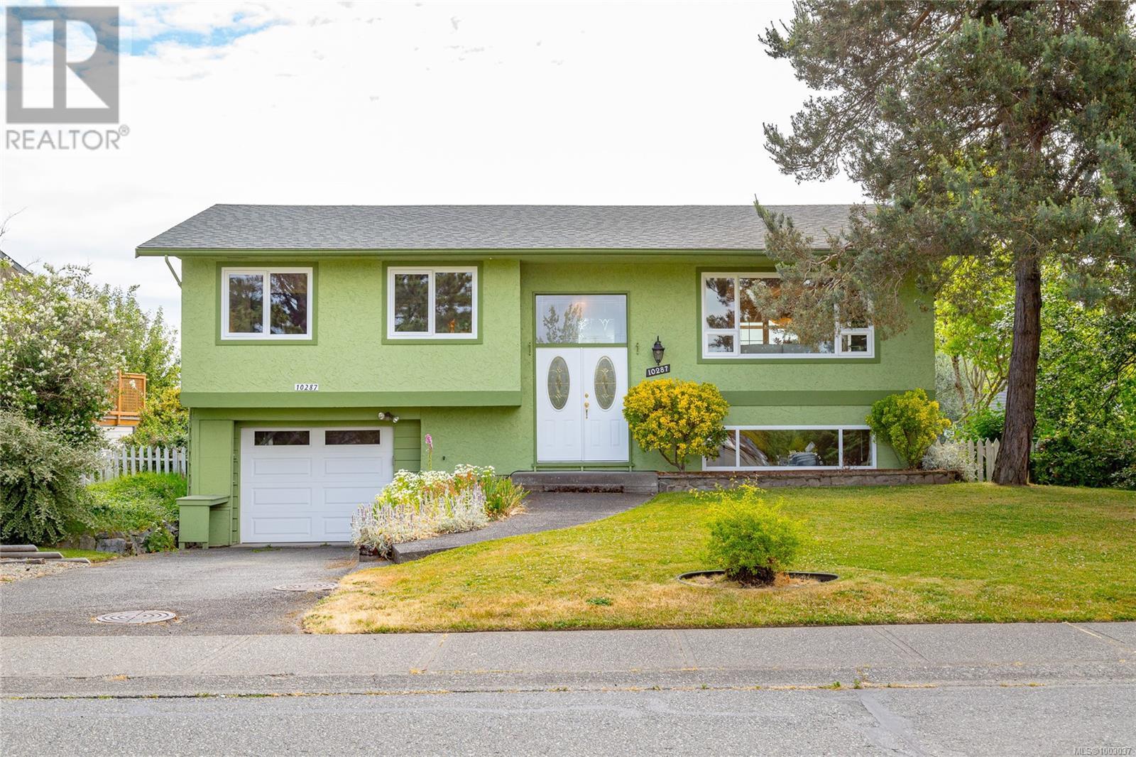 10287 Bowerbank Rd, Sidney, BC V8L 3L2