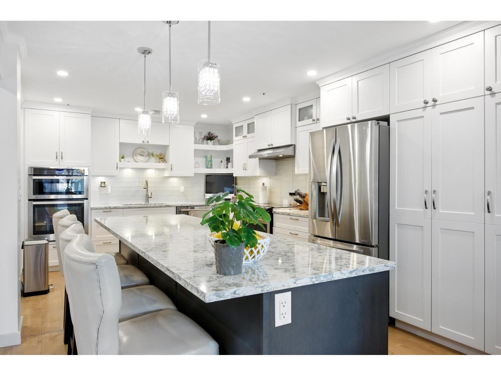 5377 201a Street Unit 206, Langley, BC V3A 1S7