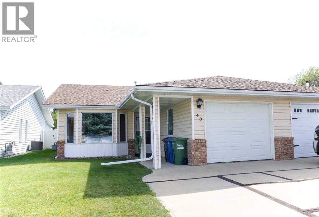 43 Ellis St N, Red Deer, AB T4R 2C8