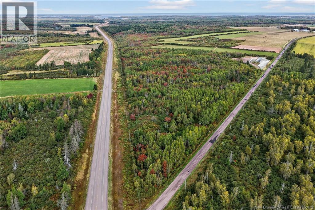 12 Davis Rd, Mates Corner, NB E4M 1W4