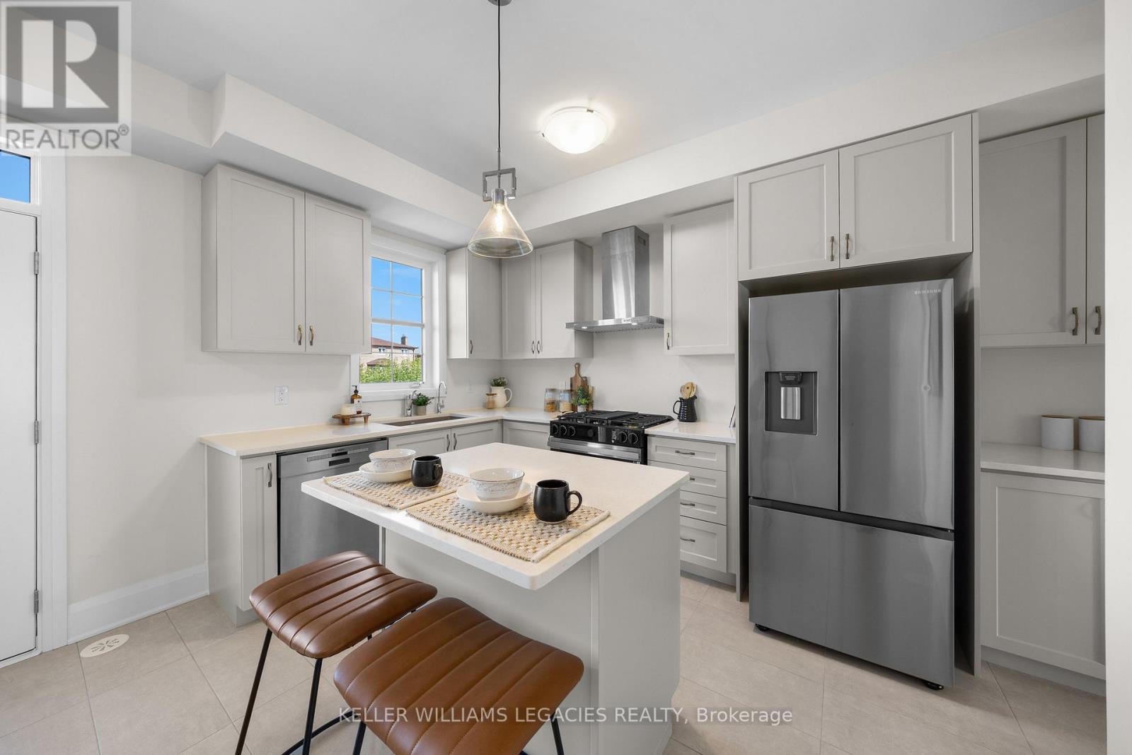 17 Kennisis Way, Vaughan Maple, ON L6A 3Y5