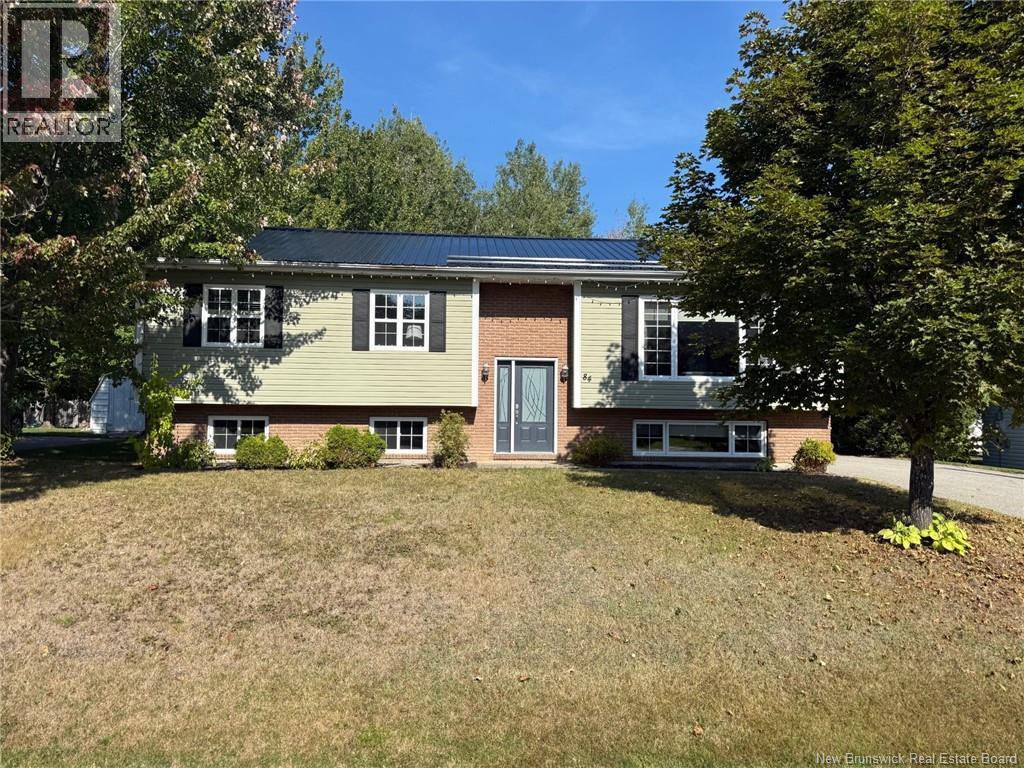 84 Carroll St, Miramichi, NB E1V 6R2