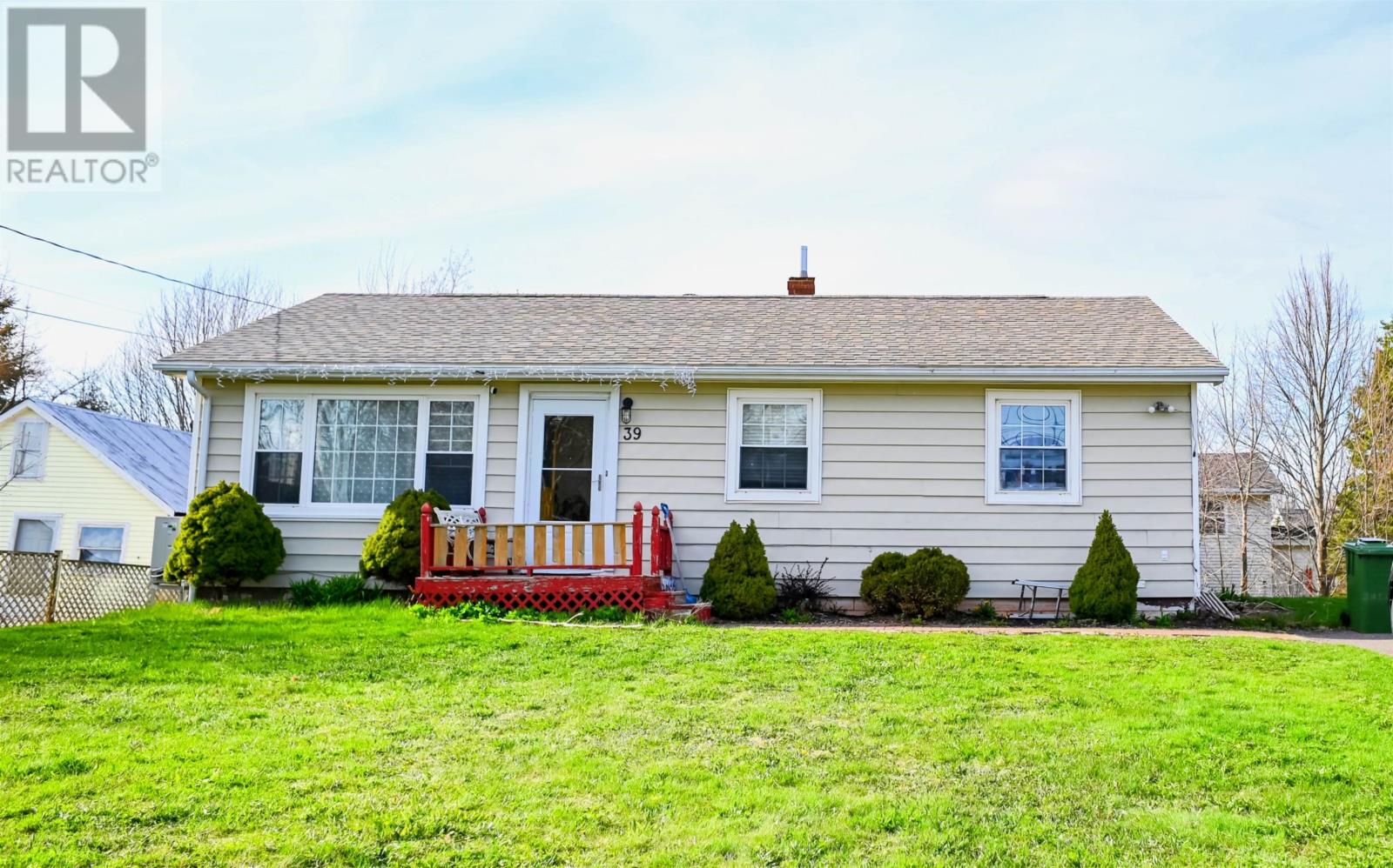45 Melody Ln, Charlottetown, PE C1E 0S3