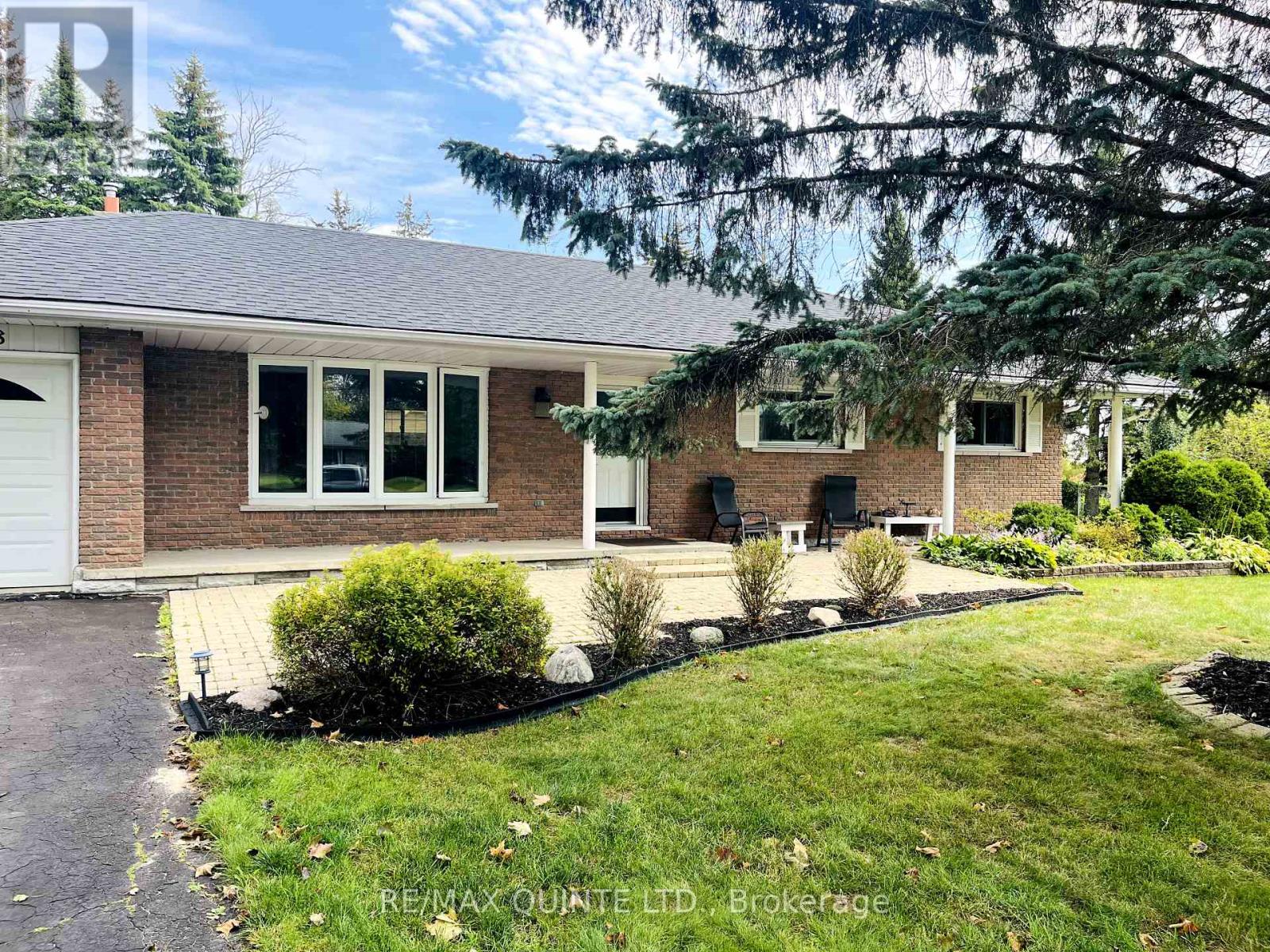138 Burns Ave, Quinte West, ON K8N 4Z2