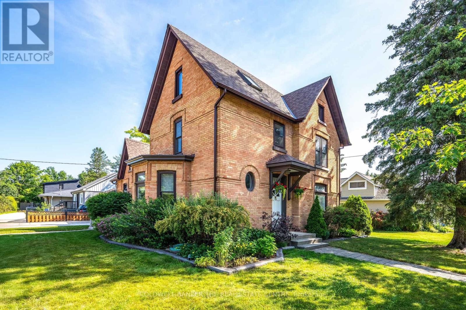 102 Wellington St E, New Tecumseth, ON L9R 1G7