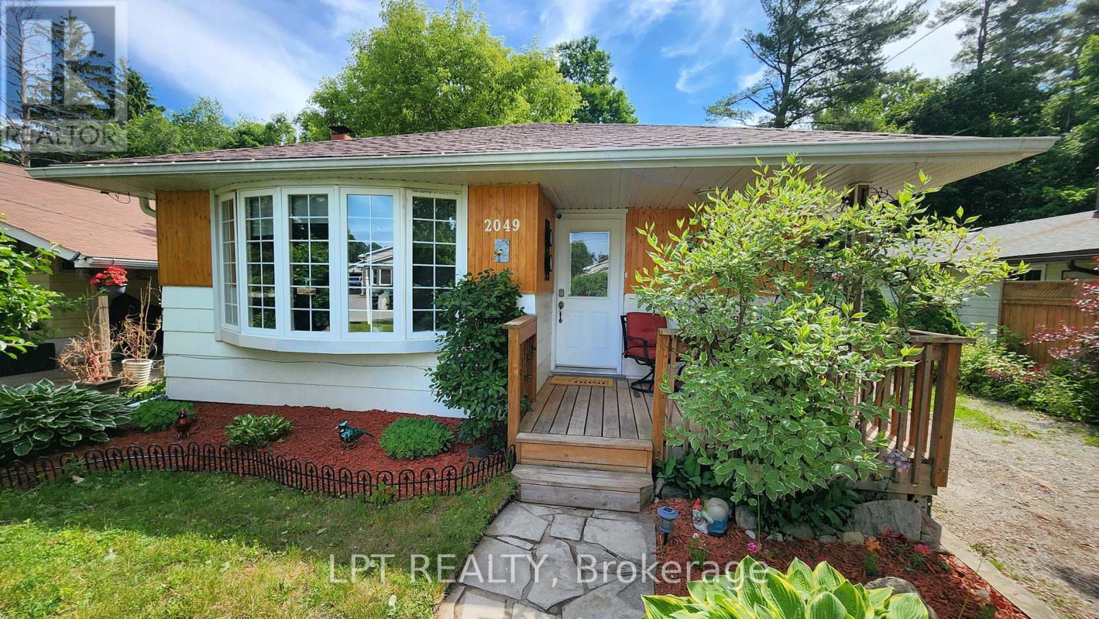 2049 Northern Ave, Innisfil, ON L9S 1Z4