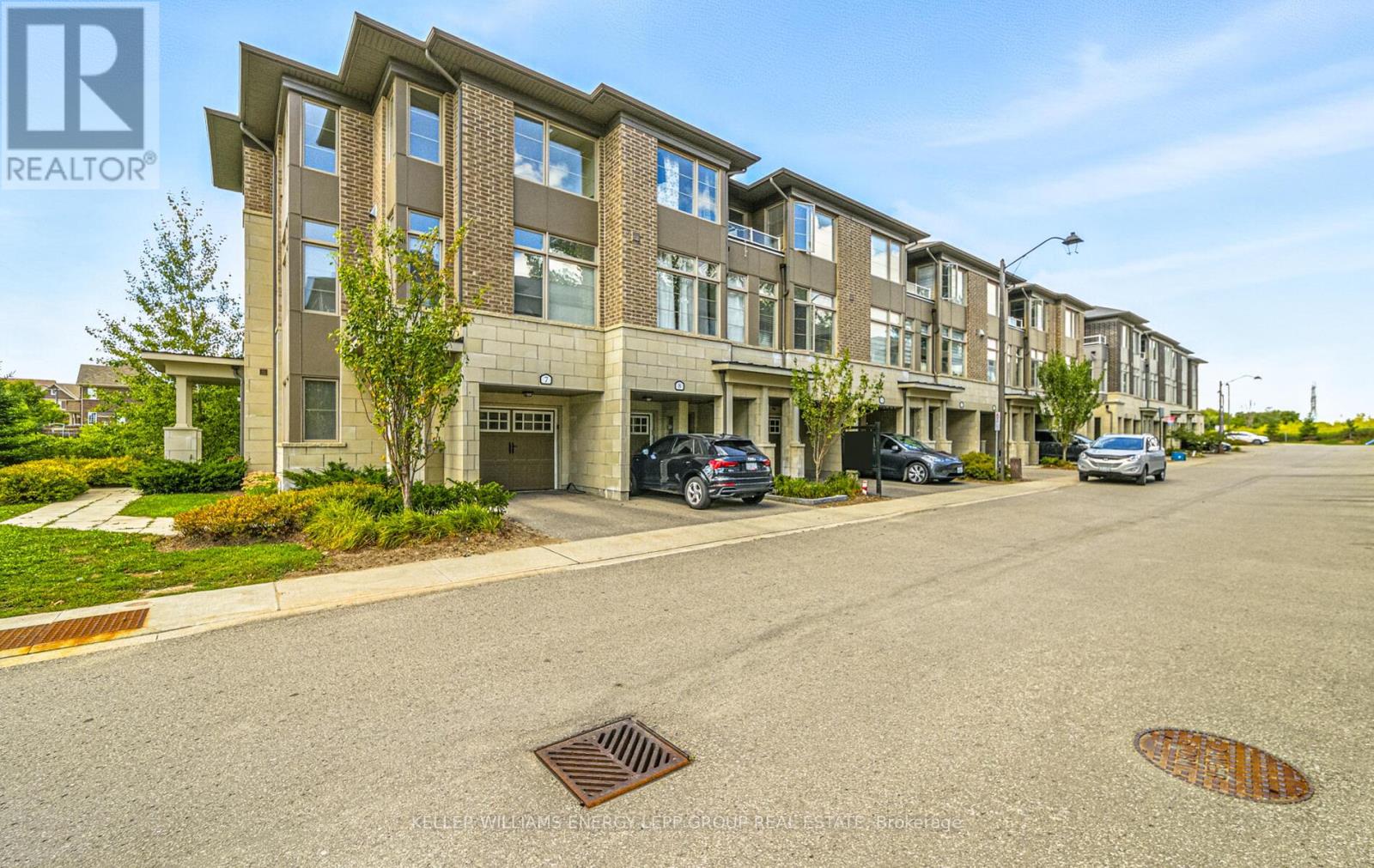 9 384 Arctic Red Dr, Oshawa, ON L1L 0M5